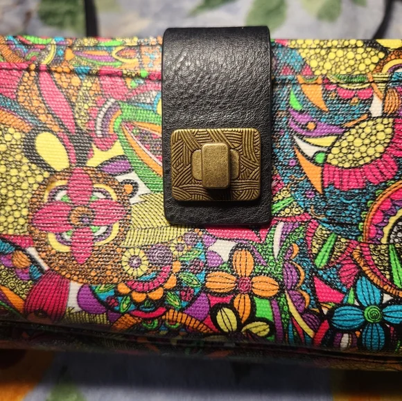 Vibrant Floral Clutch with Black Accents Sakroots - Picture 4 of 12